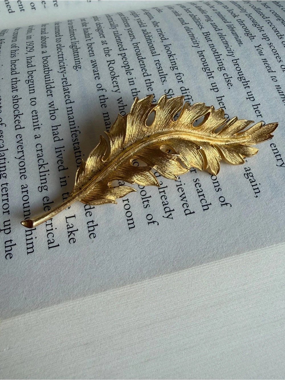 Coro Vintage 1961 Gold Tone Leaf Brooch